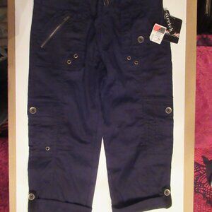 NWT Medium Black Industrial Cargo Stretch Capris Helium London, Grommets Shorts